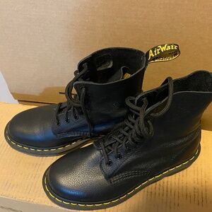 Dc Martens